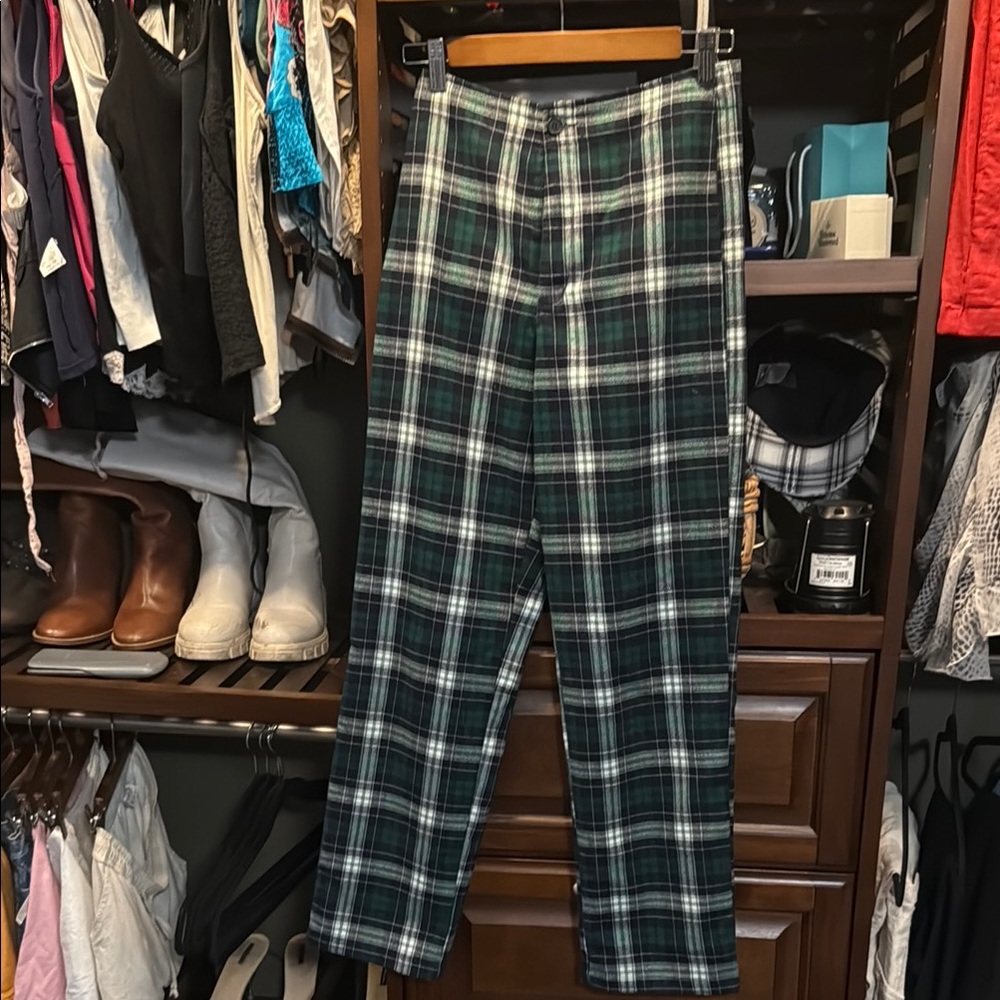 Brandy Melville Green Plaid pants